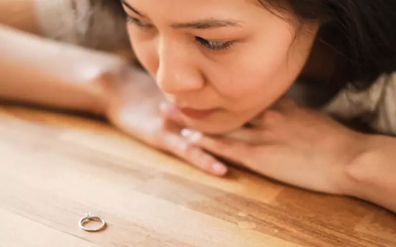 发现老公出轨小三，该怎么挽救婚姻？老公要离婚的挽回技巧