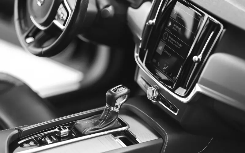 和男友吵架好想前男友安慰，我该怎么办