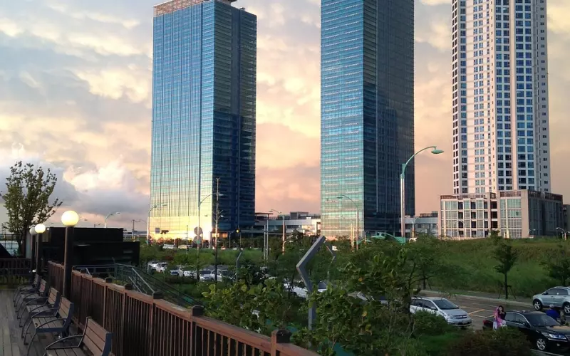 ​“我追了她6年，但她对我很冷淡，我该坚持下去吗？”