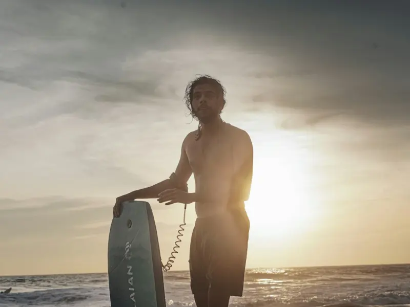 我对你有爱也有情，只是我给不了你想要的爱情