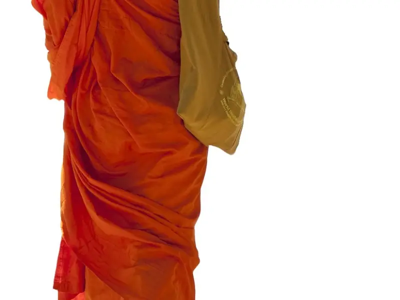 我给谈的男朋友点赞朋友圈，父亲看到之后骂了我！