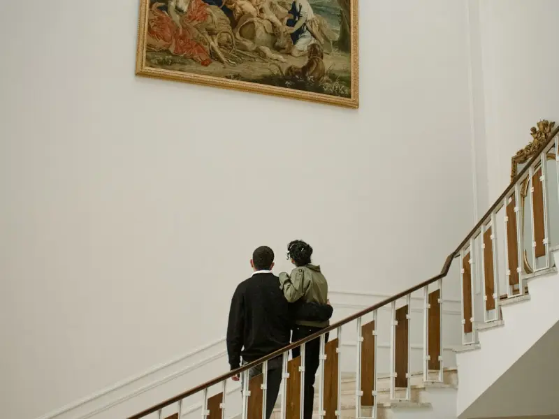 我很爱女朋友，她却突然和我分手了，我该怎么挽回她