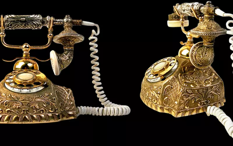 想你，却一个电话也不能打！我不知道该用什么样的资格和身份！