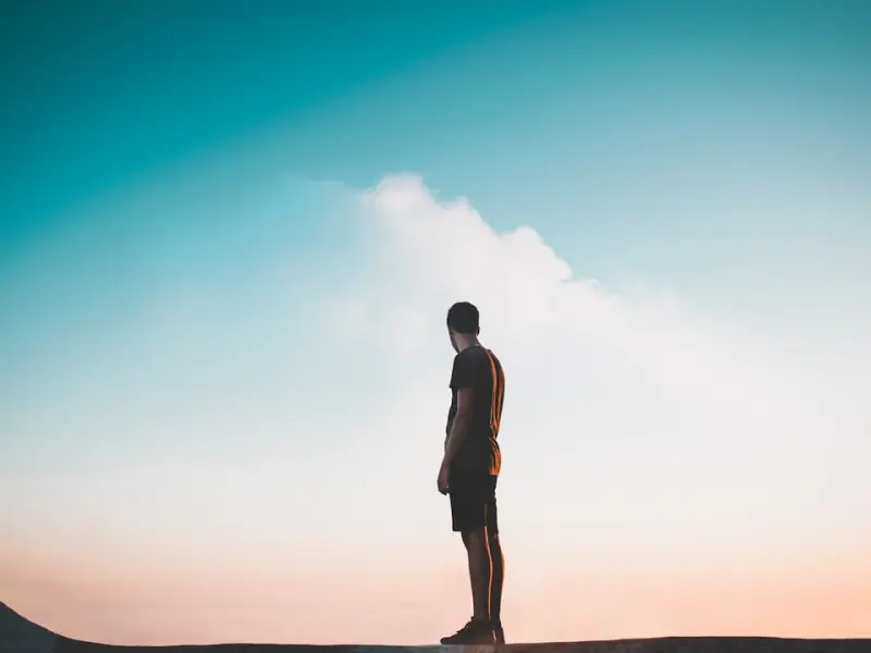 我放下所有尊严去爱男朋友，但是他还是要和我分手，我该怎么办做他才不会离开我