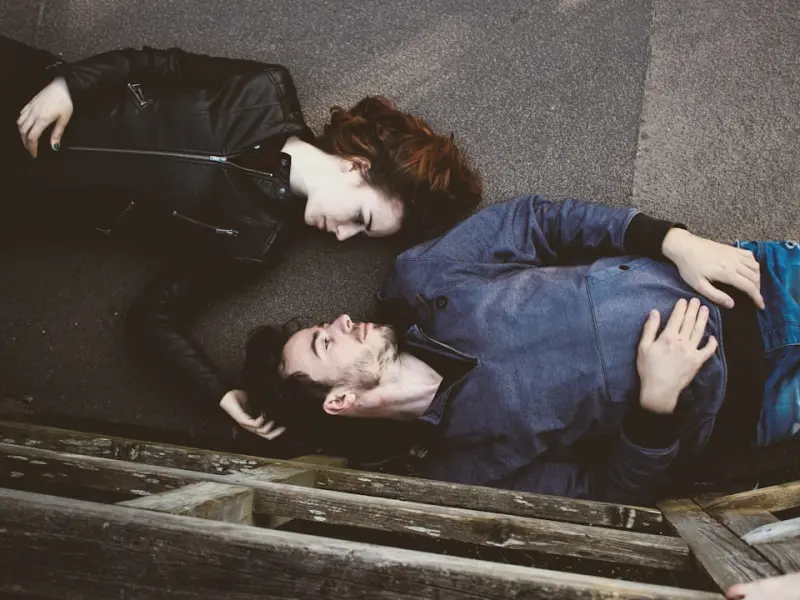 我真的很爱我女朋友，但是我总是觉得她对我很客气，真的很难受，我该怎么办