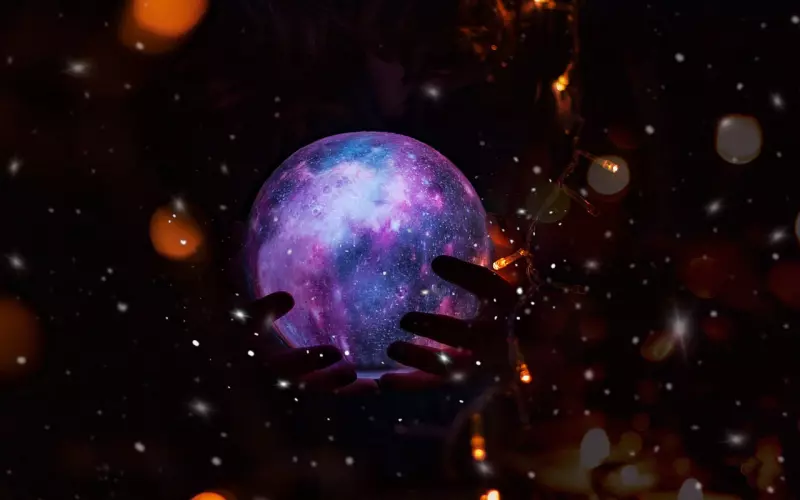 “我用尽了全力，过着平凡的一生”《月亮与六便士》20句经典语录！