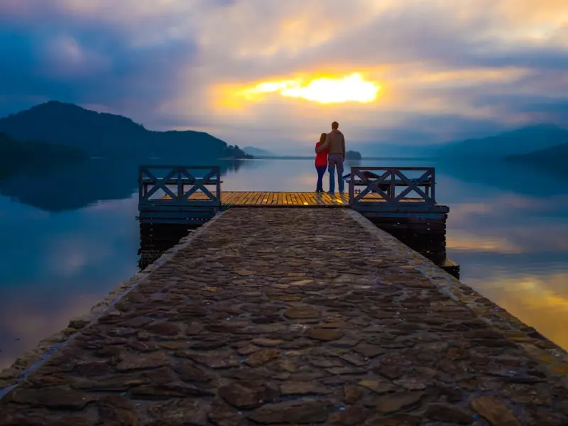 给女同事献殷勤，她说好有压力都不理我的挽回方案