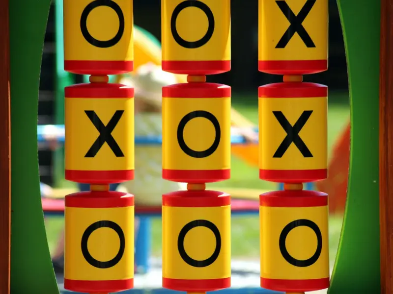 想挽回，又不敢