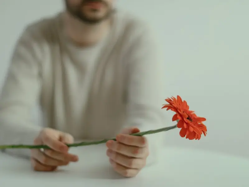 男人对你死心了，就会有这3种表现，无法挽回了