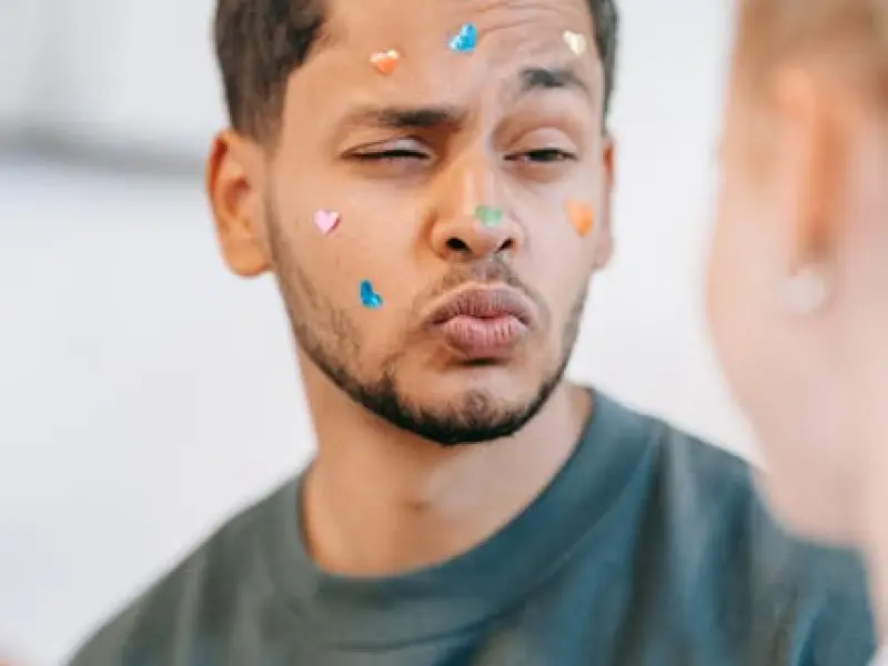 男人暗恋你，一定会有这4个表现，你发觉到了几个