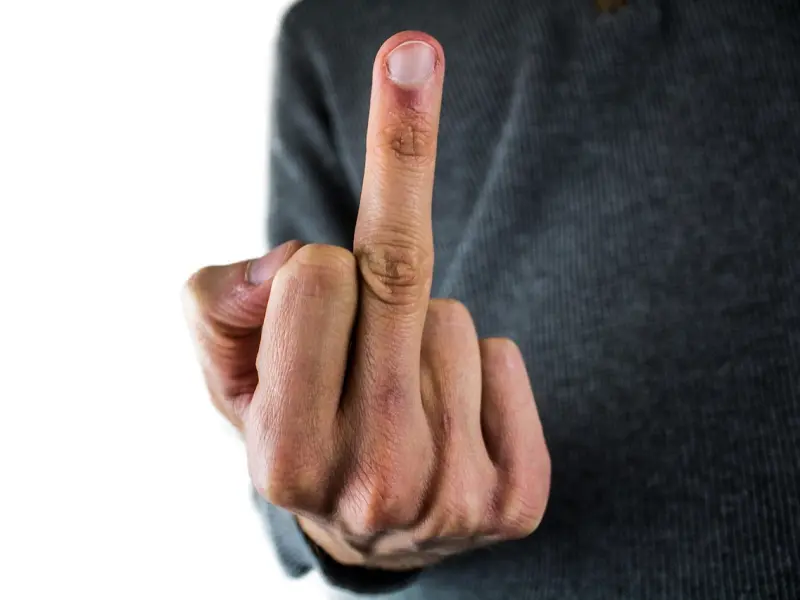 男人如果喜欢一个女人，一定会有这3种表现，尤其是最后一种！