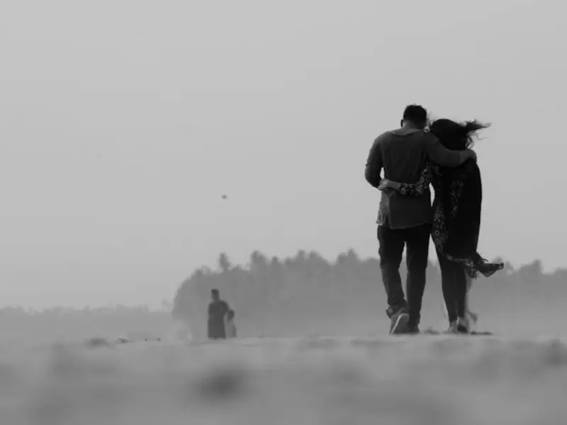 女人按耐不住心里对你的好感，就会主动做这3件事，你遇到没有？