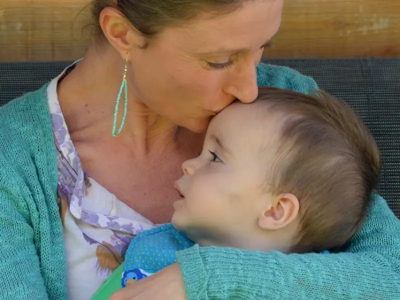 不爱你的女人，你亲一下就知道了，很现实