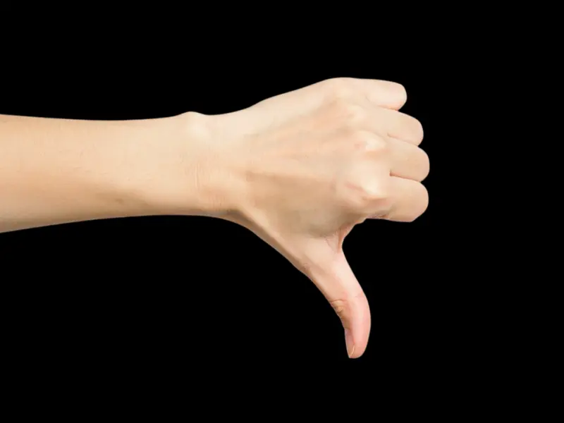 女人若不拒绝男人这4个小动作，说明她喜欢你！