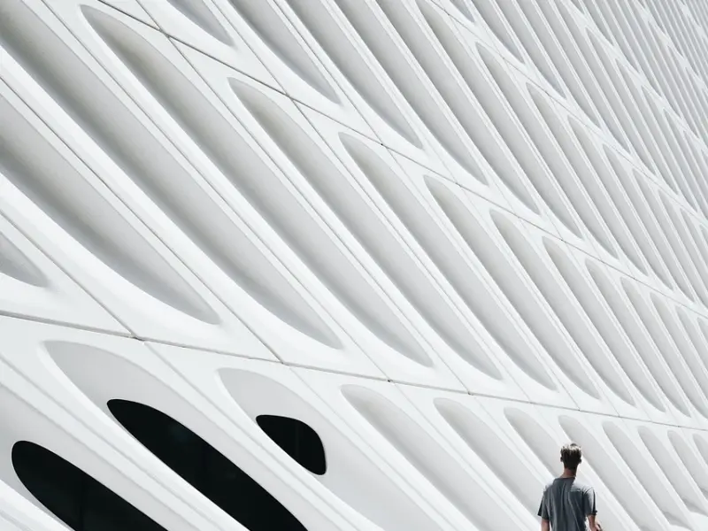 女人如果爱上了一个有家庭的男人，其实只有这三条路能走