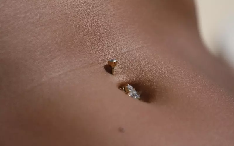 如果一个女人对你心动了，一定会让你碰触她身体这4个私密部位！