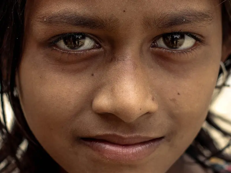 女人对你有意思，她会有这五种表现