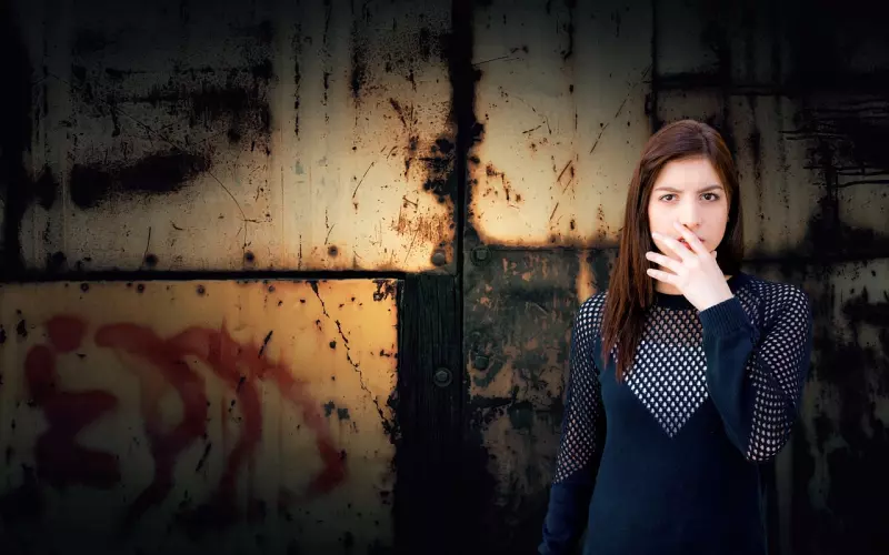 女人想你，会在相见时，有着明显的三个“身体语言”