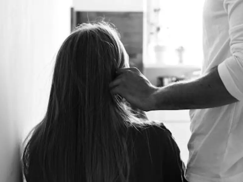 女人这样对待男人，他才会越来越爱你，别不信！