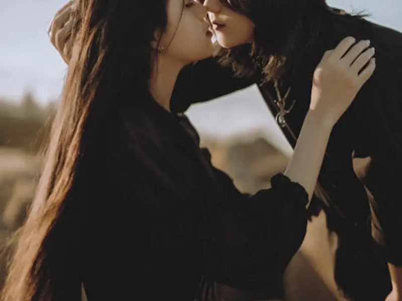 异性之间，经常做这4件事，关系早就“不纯洁”了！