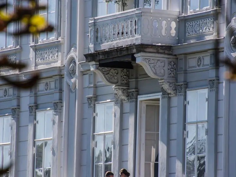 两个有家的男女，如果爱得很深，有句话请牢记在心，受用一生