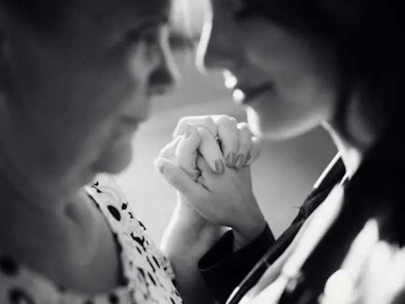 如果两个有家庭的人相爱了，请记住这“四个字”