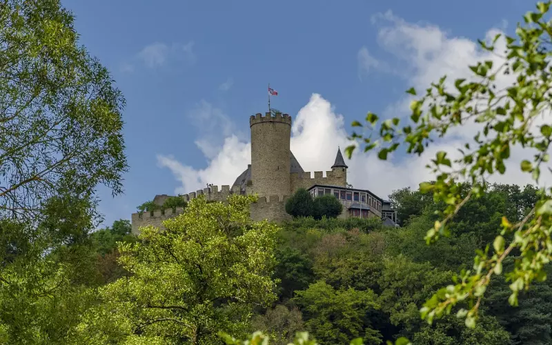 有缘就珍惜，无缘就放手