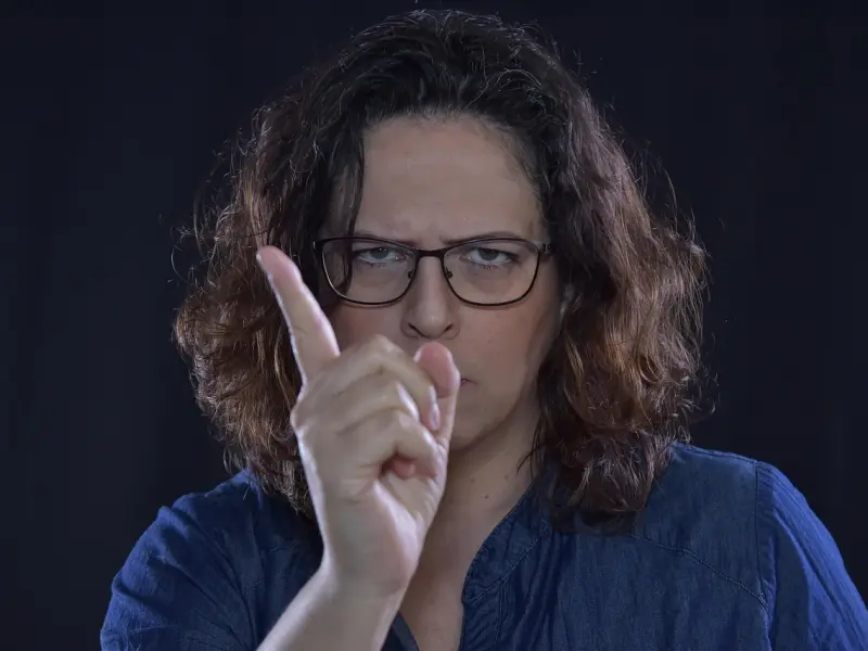 放不下前任，不要刻意不联系，而要这样处理