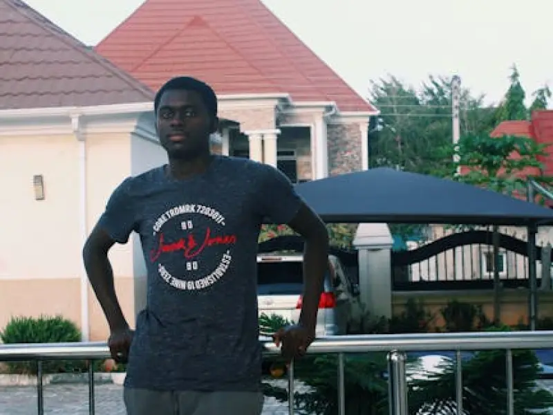 没有房子，就不配拥有爱情吗？ | 隔壁老王