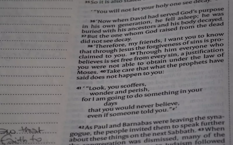 分手后梦到前任是忘了他吗(刚分手梦到和前任特别甜说明什么)