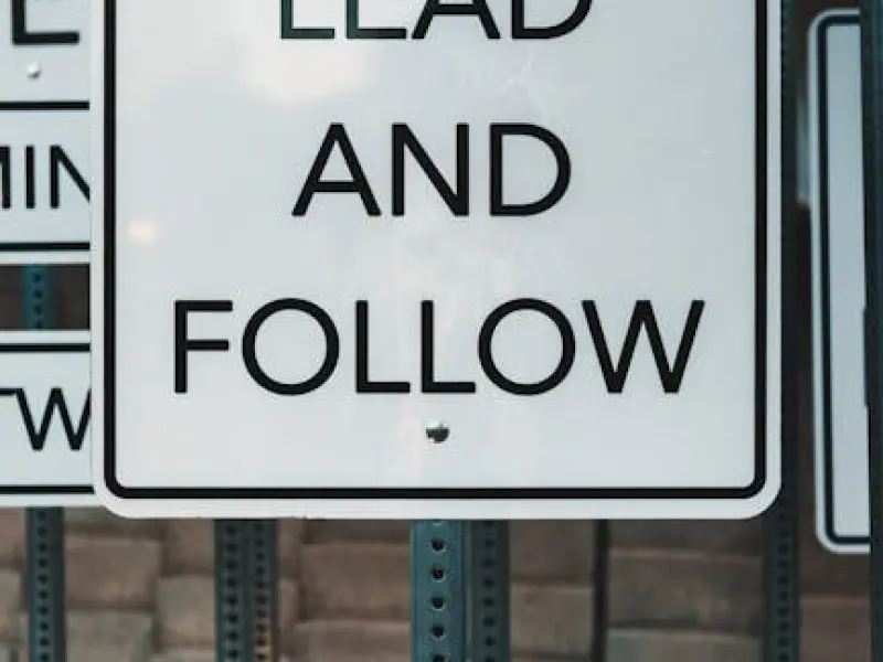 想要挽回，就要拿回主动权，反客为主，才能让前任跟着你的步伐走