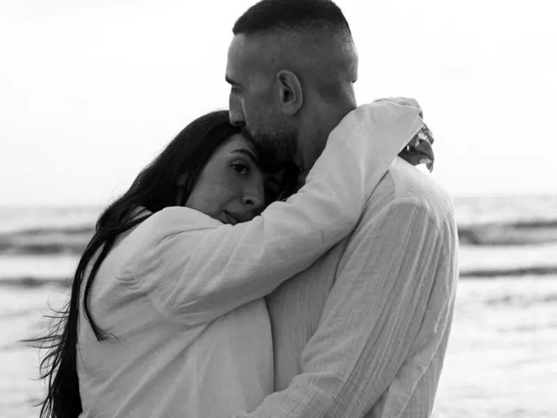 分手后要挽回爱情，为什么不要关注他的朋友圈？