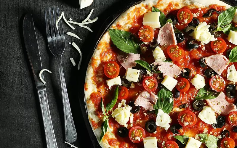 我和异性朋友走的比较近，男朋友认为我出轨了和我分手，我该怎么样才能挽回他