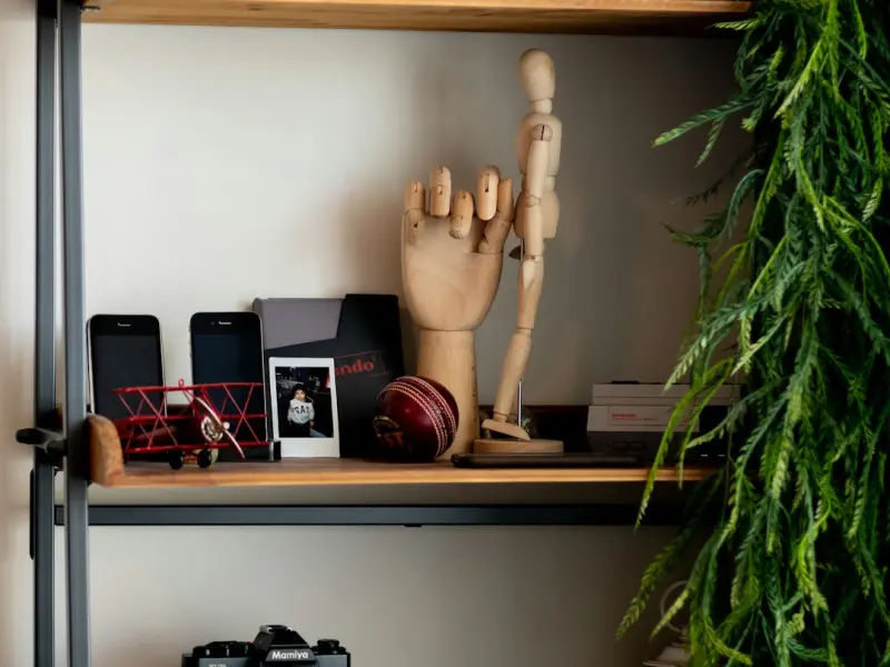 “ 很抱歉，这样的男人，她配不上 。”