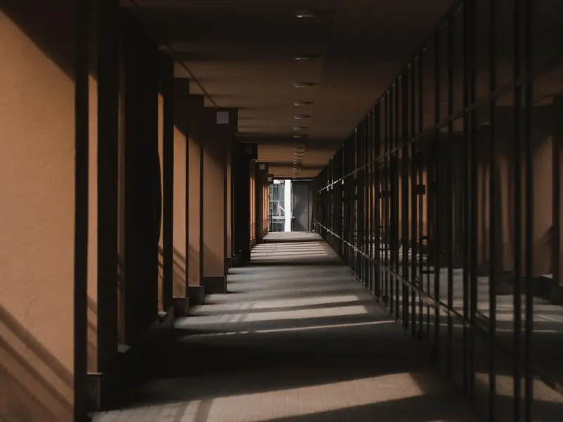 我在挽回前任，前任在挽回他的钱