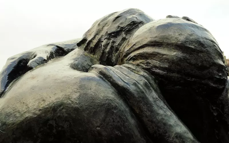 高攀关系中，女人你要如何不卑不亢