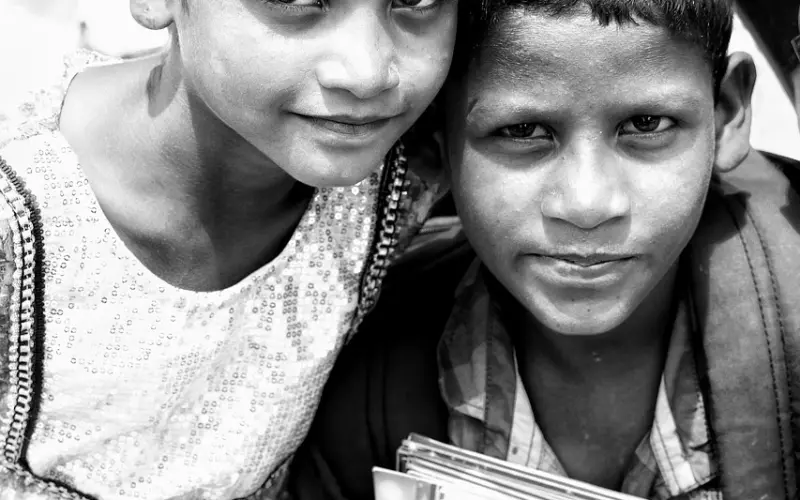 在感情生活中，女人有这些行为，说明她很爱你