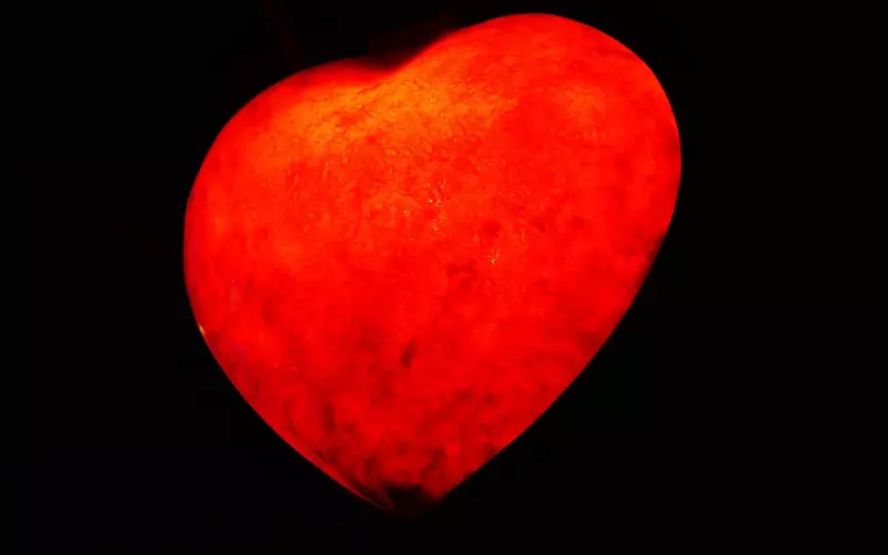 爱情中，比出轨更可怕的是……