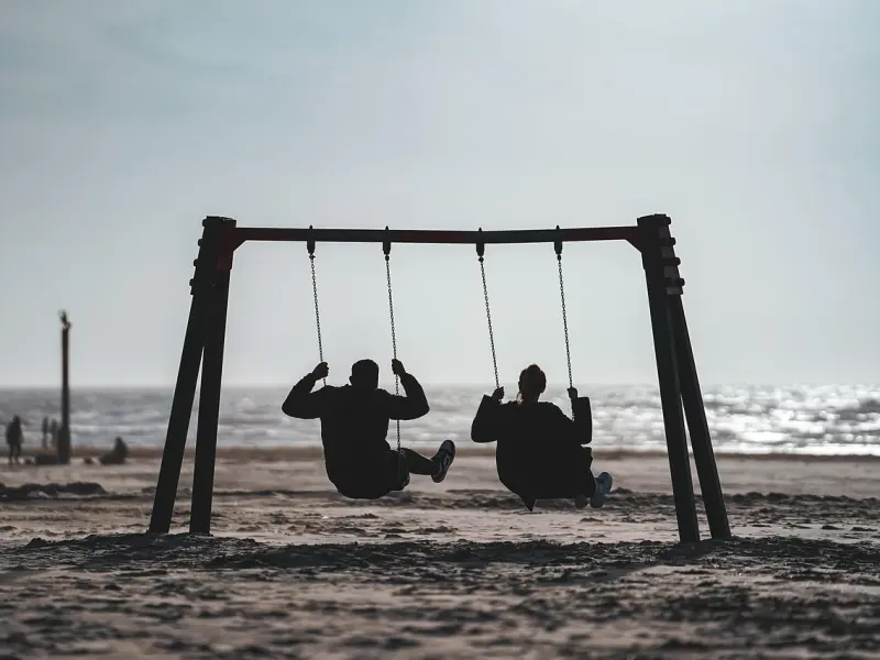 夫妻生活，关系越亲密，3件事越不能做，尤其是第一件