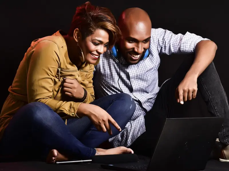 夫妻生活，女人最享受男人的四个动作，坏男人都懂