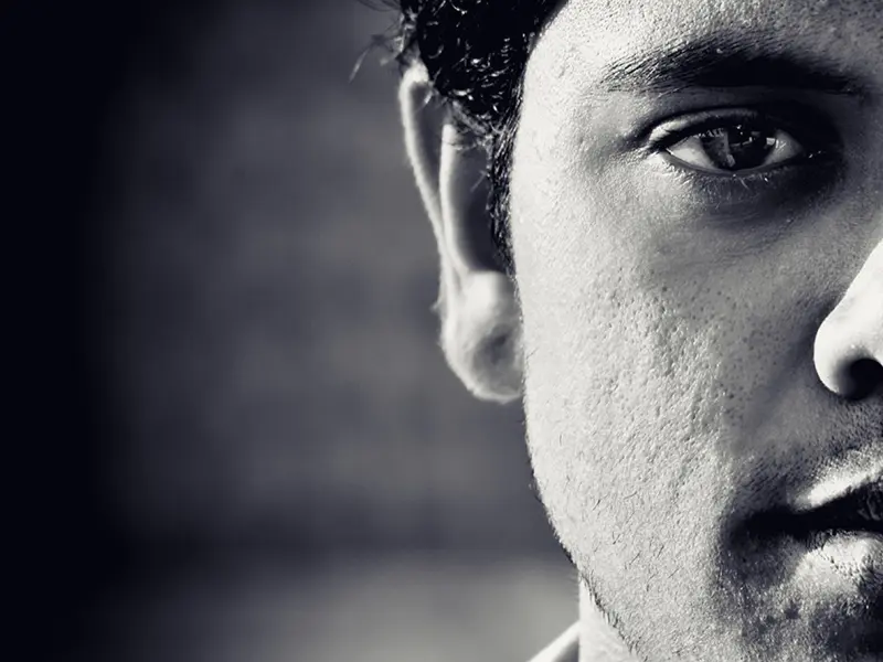 两性交往中，女人最喜欢男人这两个“动作”，“坏男人”经常做