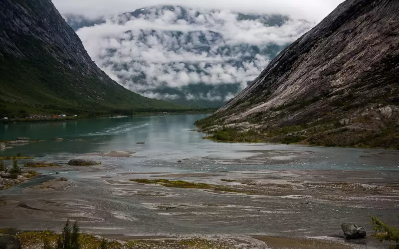 与其离婚，不如主动试着多沟通，了解对方的想法，多一些接触