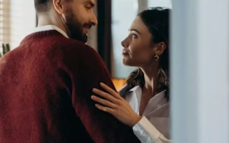 男人婚外情是真心还是假意(婚外情的男人是真心还是假意)