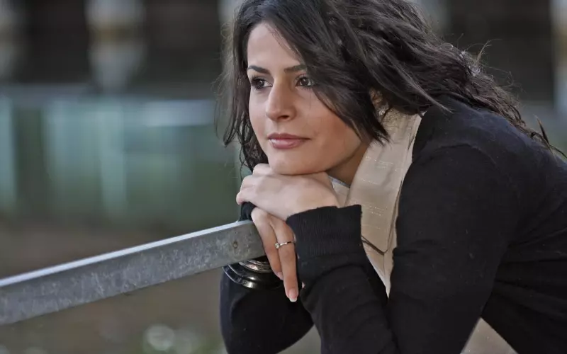 漂亮女生二十多年不谈恋爱属于情感缺陷吗？