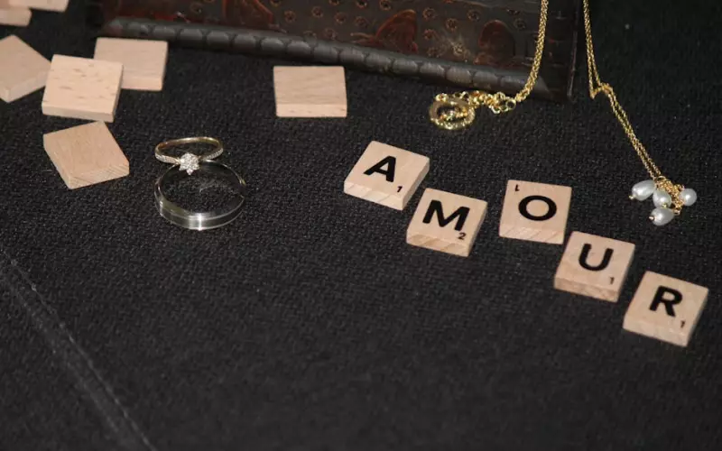 没有爱的婚姻还有必要坚持下去吗(没有爱的婚姻还要继续坚持吗)