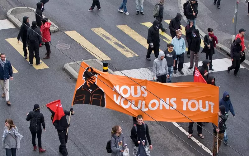 严词拒绝他送礼物给我，这样真的好吗