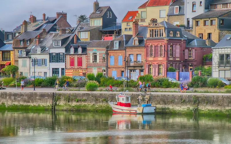 和附近的人约会靠谱吗？以下几点需特别注意！