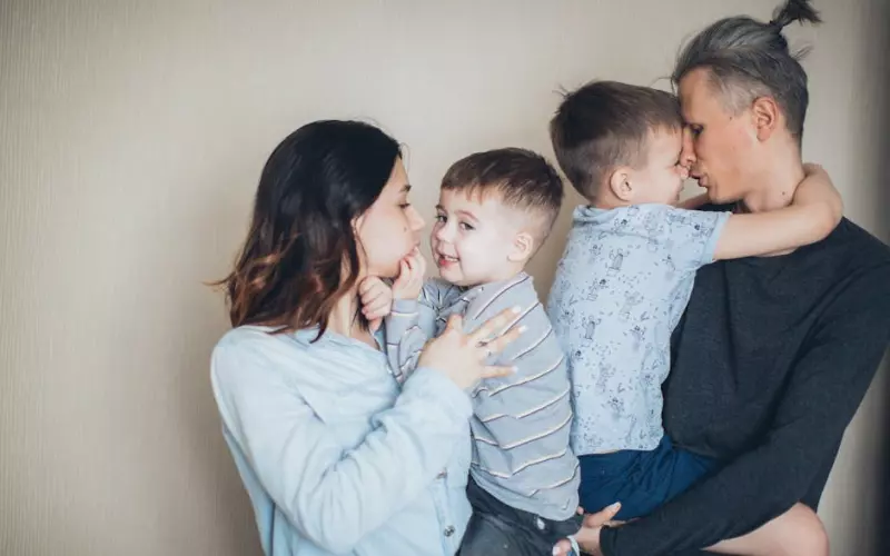 荒唐的婚外情毁了两个家庭真实吗(一场婚外情毁掉了两个家庭和孩子)