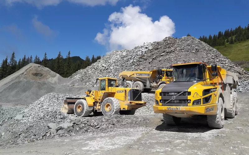 生活不易？求求你别在自苦自哀了