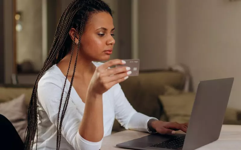 网恋靠谱吗真实吗(网恋靠谱吗怎么防止被骗)